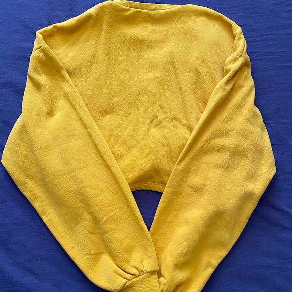 H&M Divided Mustard Yellow Long Sleeve Ruched Crop Top - Picture 5 of 9